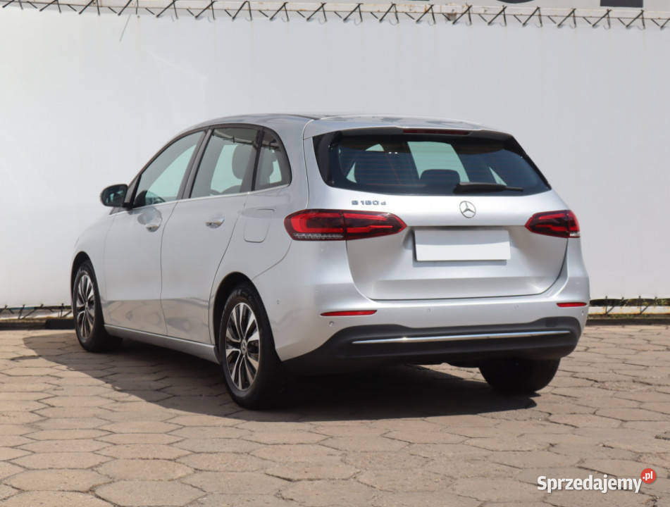 Mercedes B B 180 d srebrny