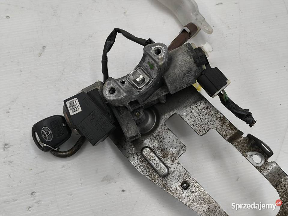 STACYJKA TOYOTA AVENSIS II T25 8978305010