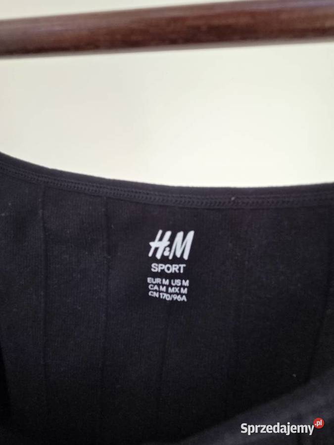 Czarny top crop top bluzka na ramiączkach Odzież sportowa Liszki