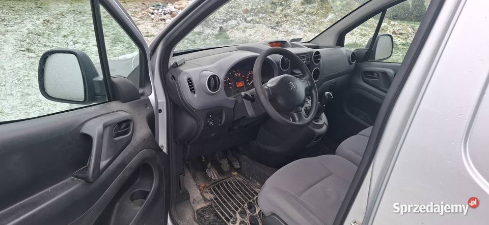 Peugeot Partner przedłużany 3 osobowy Niedrzwica Duża