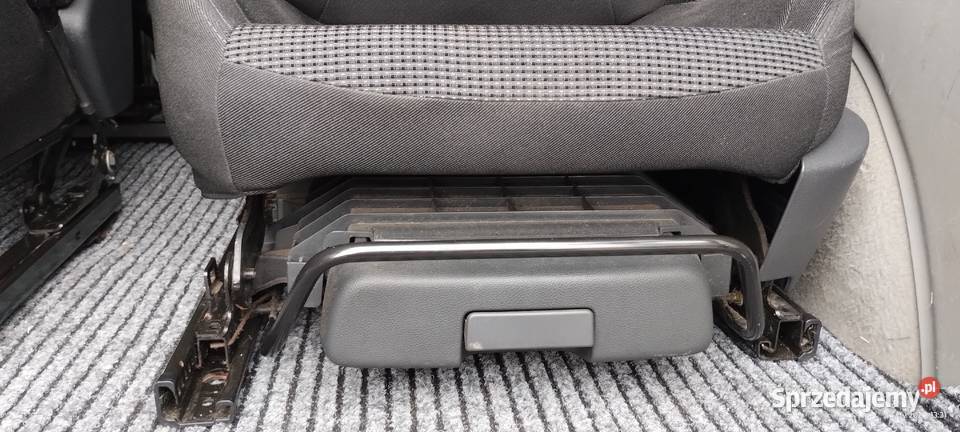 Fotele z podłokietnikami Peugeot 5008 5008 Rumia