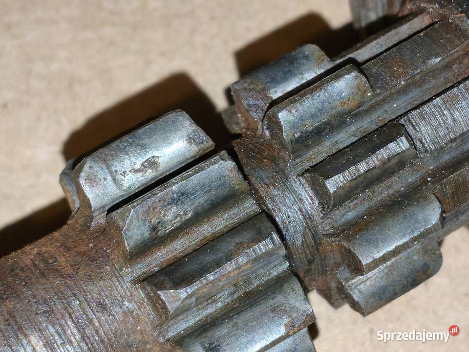 Wałek skrzyni biegów że wstecznym biegem Dniepr Leszno