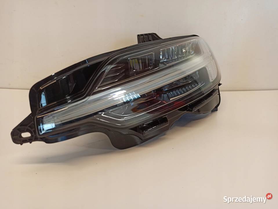 REFLEKTOR v60 lampa full led 32314156 RHD