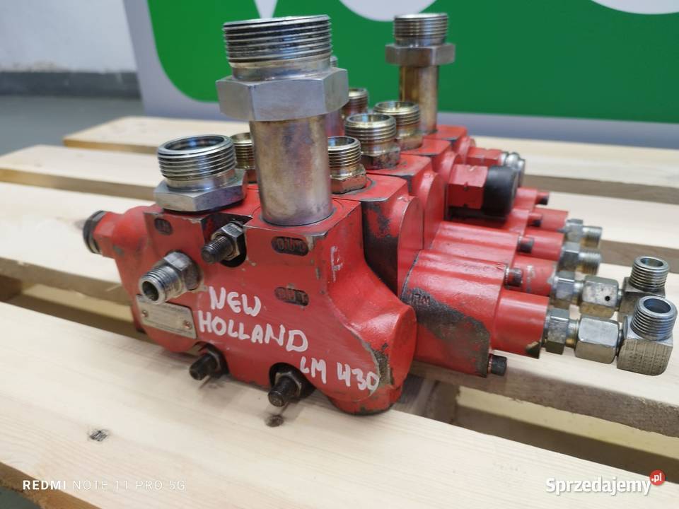 Rozdzielacz 205299 099530761 Holland LM 430 Pozostałe