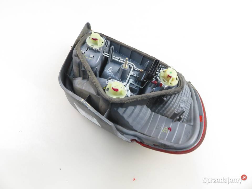 LAMPA PRAWA TYLNA TOYOTA YARIS I P1 małopolskie