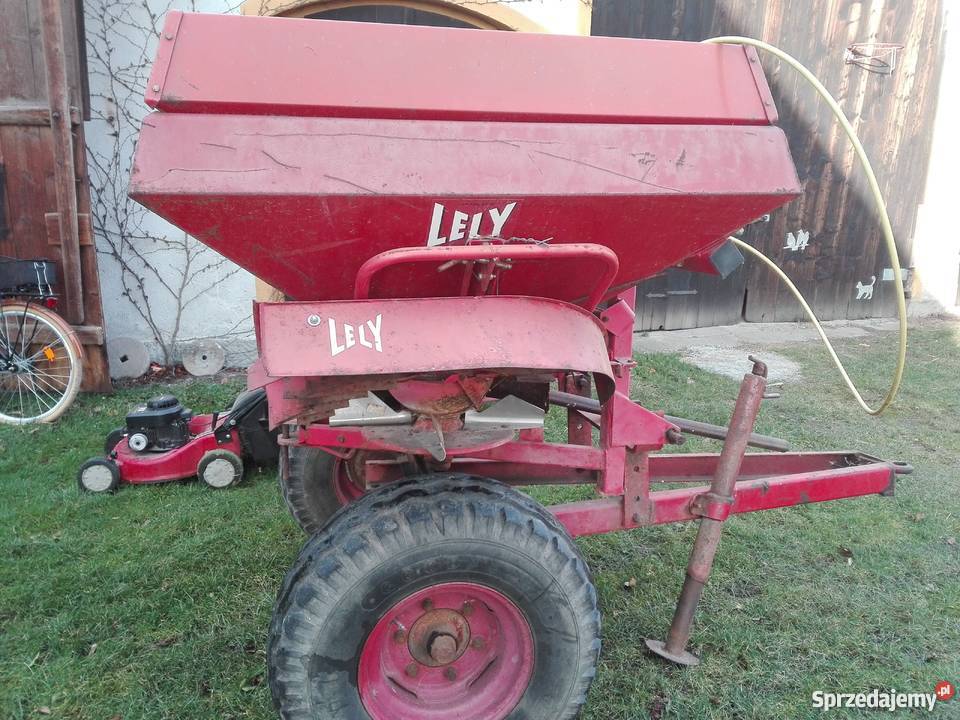Rozsiewacz do nawozow ciagany lely 1200l Lwówek Śląski