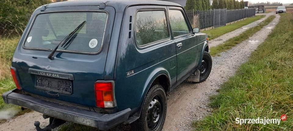 Lada Niva 07r Zielona 17ben Hak 4x4