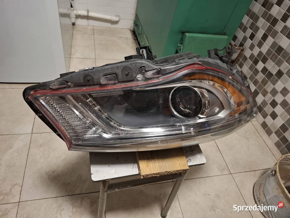 Reflektor przedni Mercedes CLA 250 AMG 2016r osobowe