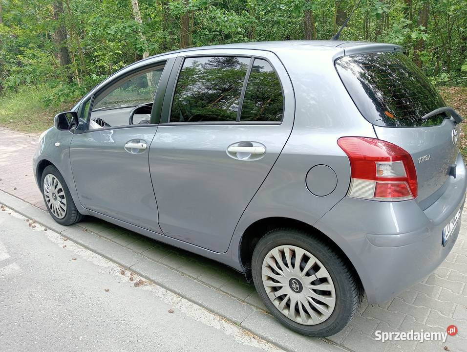 Toyota Yaris 13 benz 2010r 5 drzwi 100KM Poniatowa
