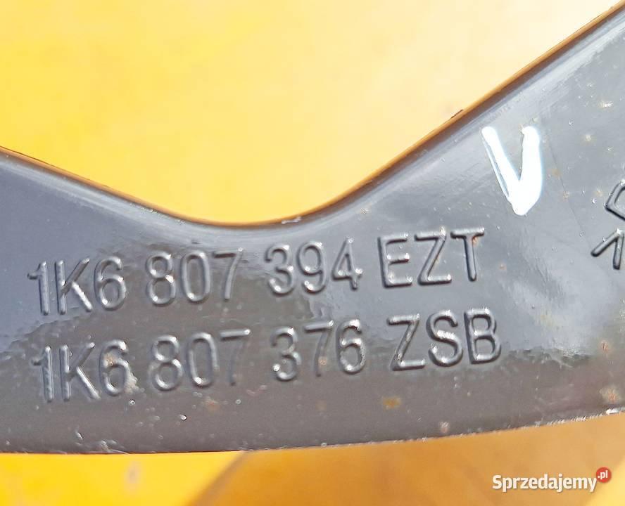 VW GOLF V ŚLIZG ZDERZAKA PRAWY TYŁ 1K6807394 Zderzaki Radom