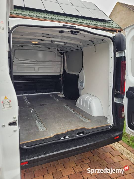 Renault Trafic L1H1 fak VAT 23 mały przebieg poduszka powietrzna Gęzyn sprzedam