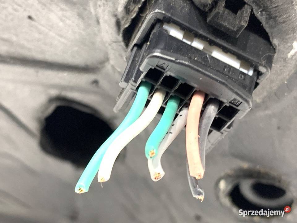 LUSTERKO PRAWY RENAULT MEGANE III Kombi