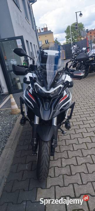 Sprzedam Benelli trk 702 stan nowy biały łódzkie Radomsko
