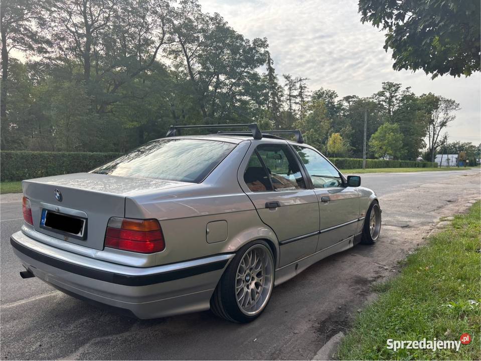 Bmw E36 318i sedan gaz nieuszkodzony Samochody osobowe Konstantynów Łódzki