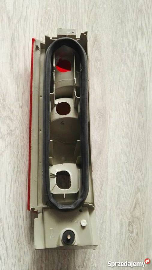 RENAULT R5 PRAWA LAMPA TYŁ ORYG Międzychód