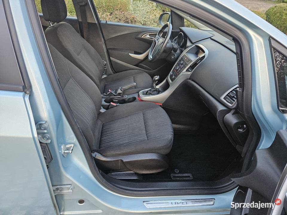 Astra J 2010r 14Benz 100 Klima Niski Przebieg