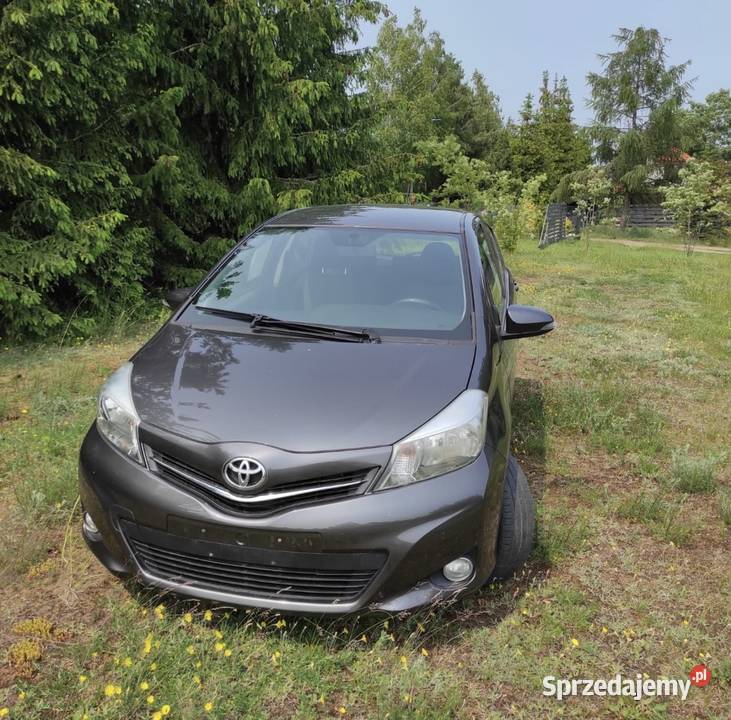 Toyota Yaris Toyota Yaris 10 Benzyna 2014 wielofunkcyjna kierownica Piecki