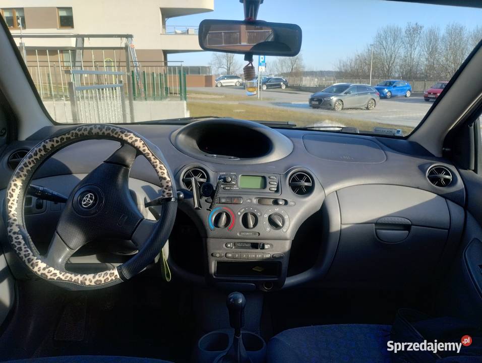 Toyota Yaris 2001 10 brak korozji długie opłaty 998cm3 Olsztyn sprzedam