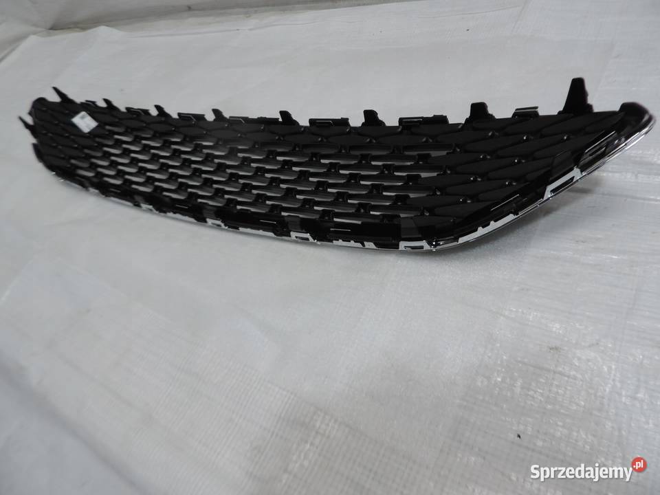 GRILL ZDERZAKA PRZÓD FORD FOCUS MK3 LIFT