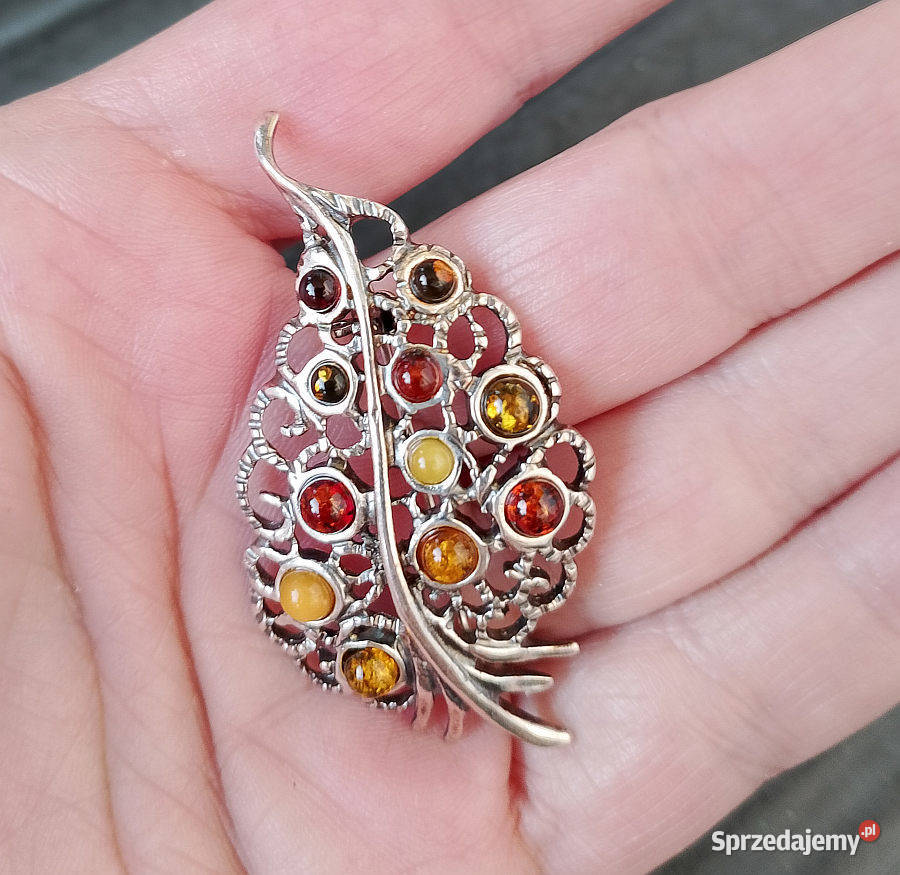 broszka srebrna w kształcie liścia z bursztynami Suwałki