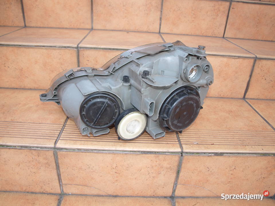 Mercedes C klasa W203 lampa prawa przód zwykła Kalisz