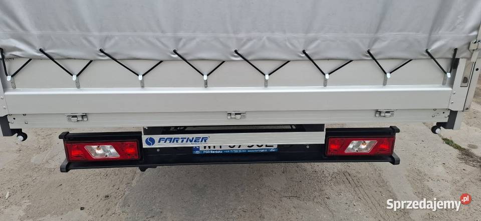 Zabudowa do auta dostawczego skrzynia z plandeką mazowieckie Rabiany