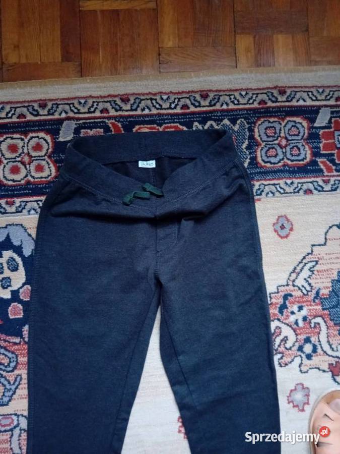 chłopięce spodnie dresowe nieużywane Dla Dziecka