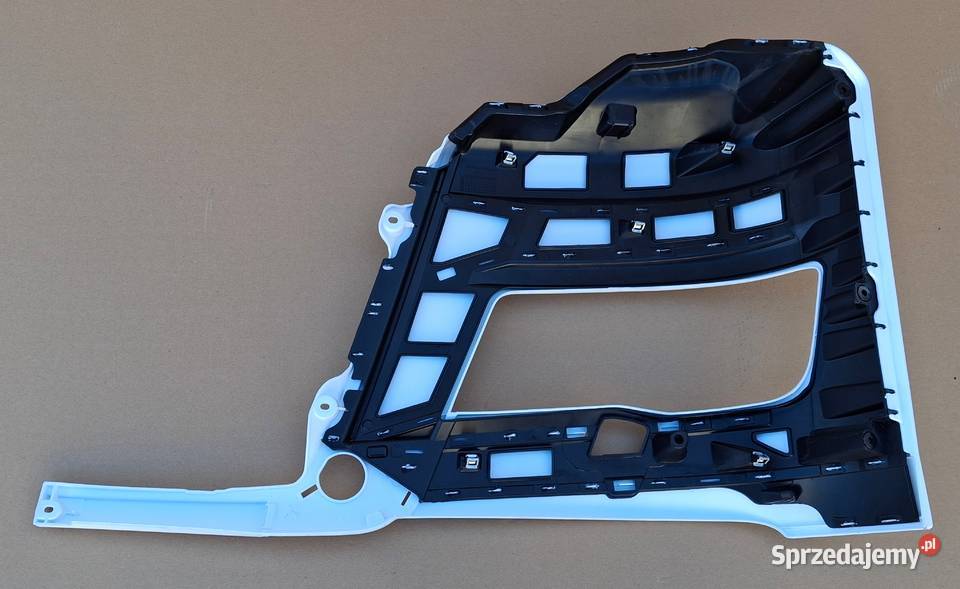 MAN TGX TG3 OKULAR REFLEKTORA LAMPY PRAWY ciężarowe Bieleń sprzedam