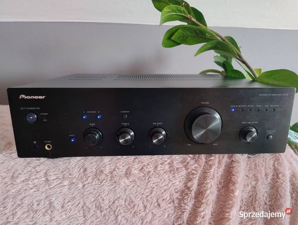 Wzmacniacz Pioneer a 30 k z pilotem Trzebuska