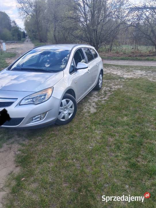 Sprzedam Opel Astra J kombi 1 7 CDTI 2011 nieuszkodzony