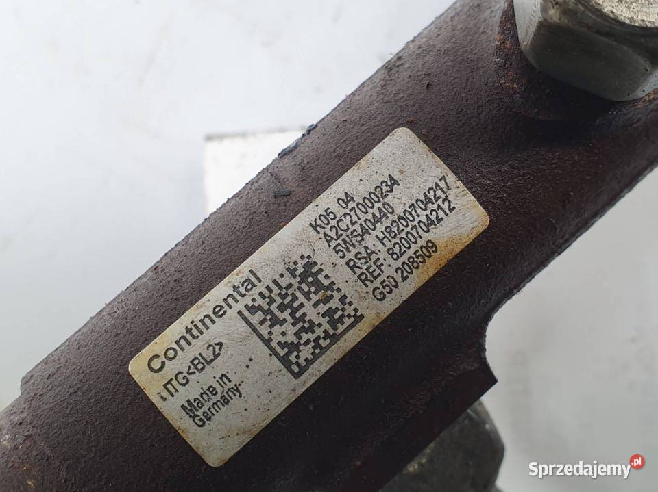 LISTWA WTRYSKOWA DACIA DUSTER 8200704212 Lipno sprzedam