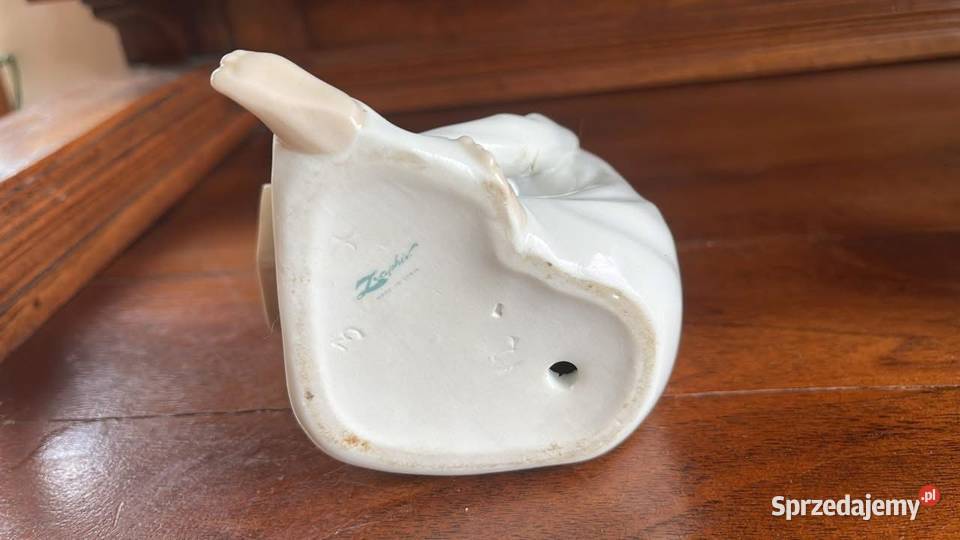 Chłopiec czytający książkę Zaphir Lladro Gdańsk