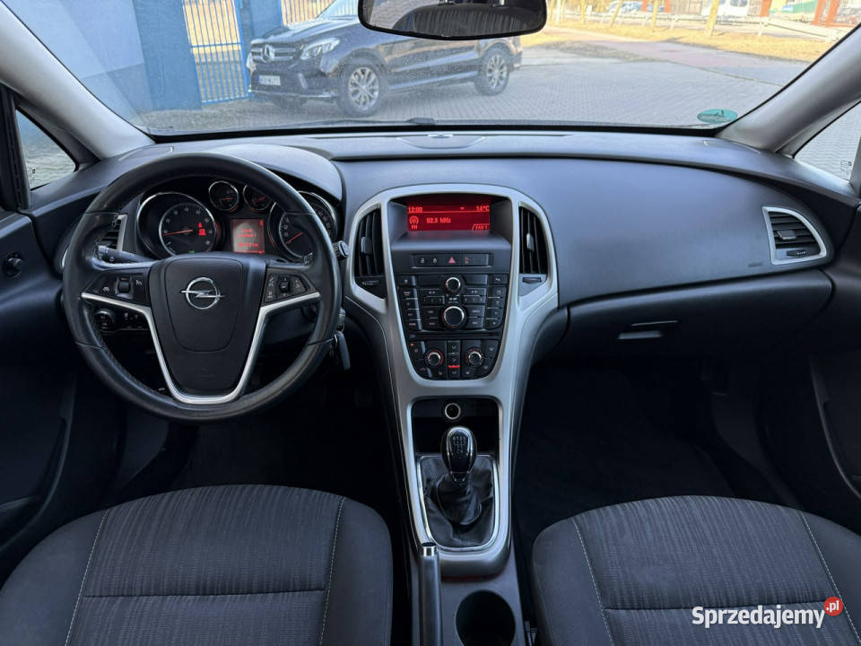 Opel Astra Opel Astra IV 14B 2011r Hatchback wielofunkcyjna kierownica sprzedam