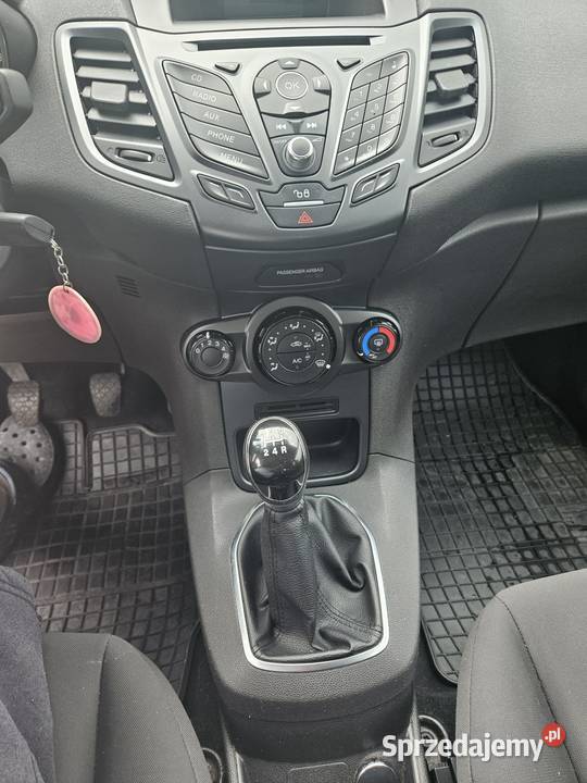 SPRZEDAM FORD FIESTA 2015 75KM sprzedam