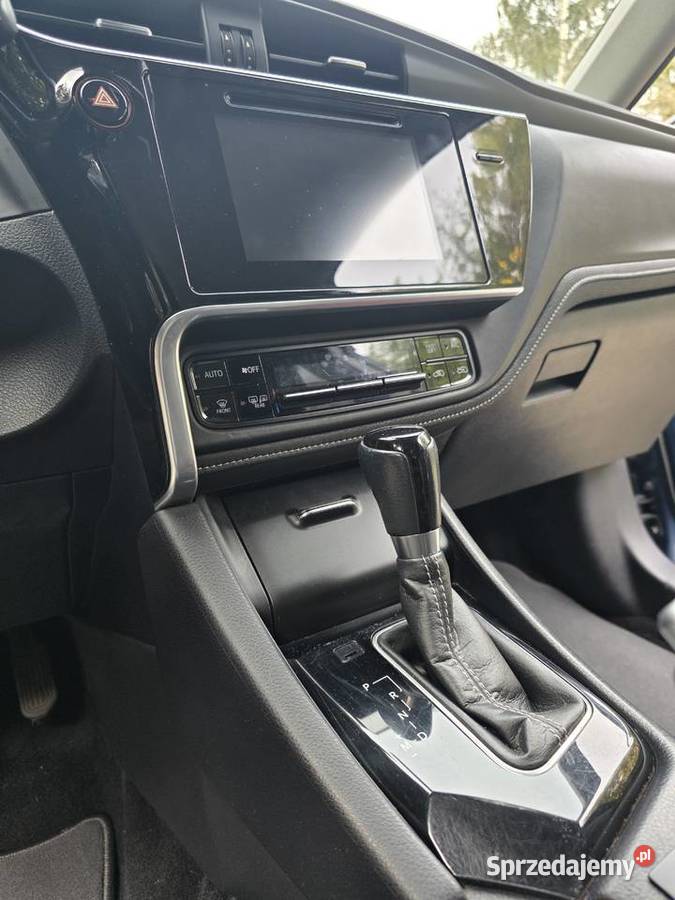Toyota Auris Touring Sports Comfort AUTOMAT Rok produkcji 2017 pomorskie Sopot