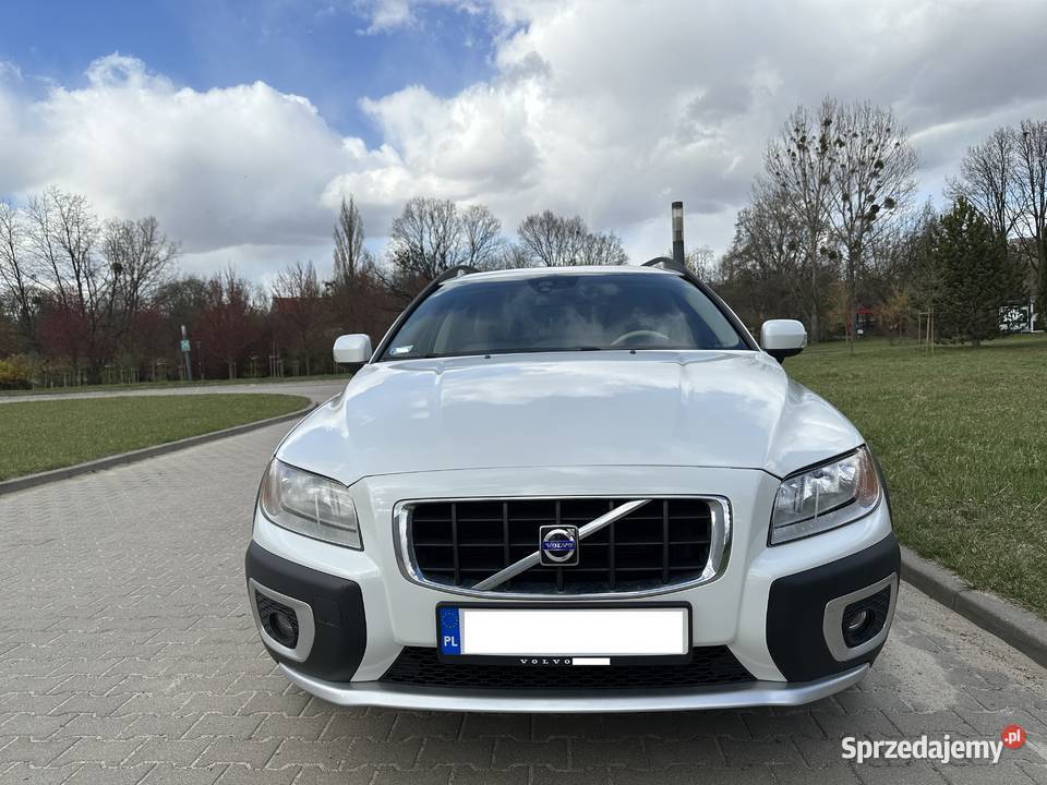 Volvo XC 70 biały jasna skóra 304 LPG biały sprzedam