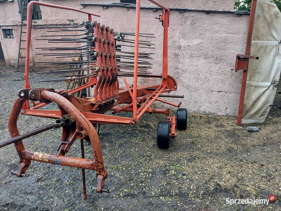 Zgrabiarka Karuzelowa KUHN 4101 Konin