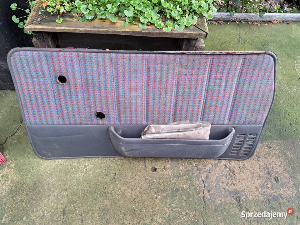 Boczek drzwi prawy Fiat 126p EL Leszno