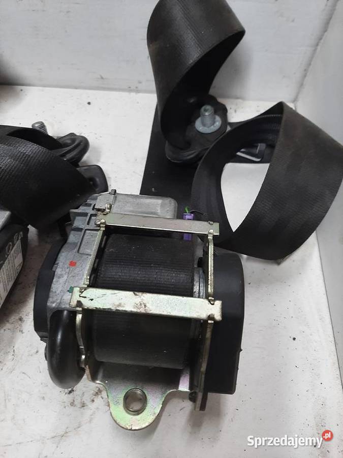 Skoda Octavia 2 II napinacze pasów Ksawerów sprzedam