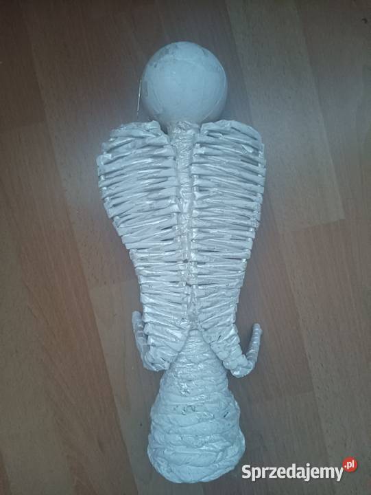 Lalka i czapka z papieru Bieruń