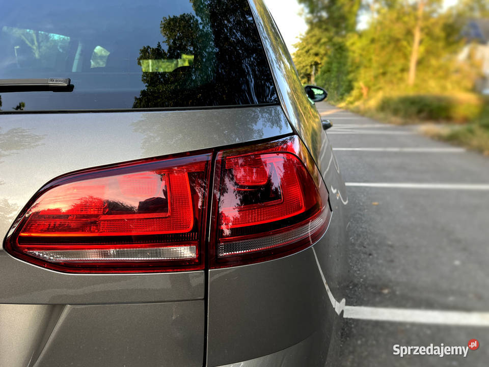 Volkswagen Golf Variant 16 TDI Connected Series Rok produkcji 2016