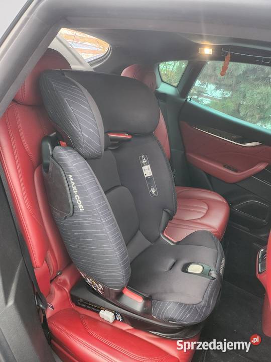Fotelik Maxi Cosi czarny 36 ISOFIX