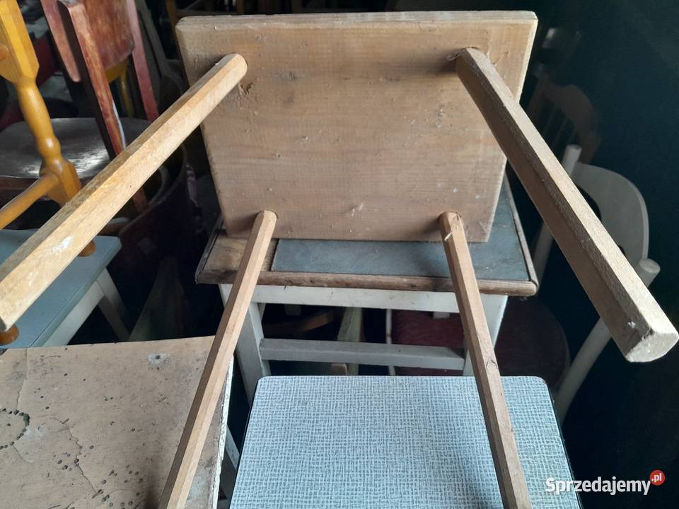 Mały drewniany surowy stołeczek taboret Dąbrowa Górnicza