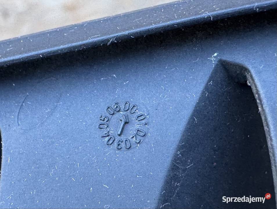Kratka nerka grill atrapa przód prawa Seat Międzychód