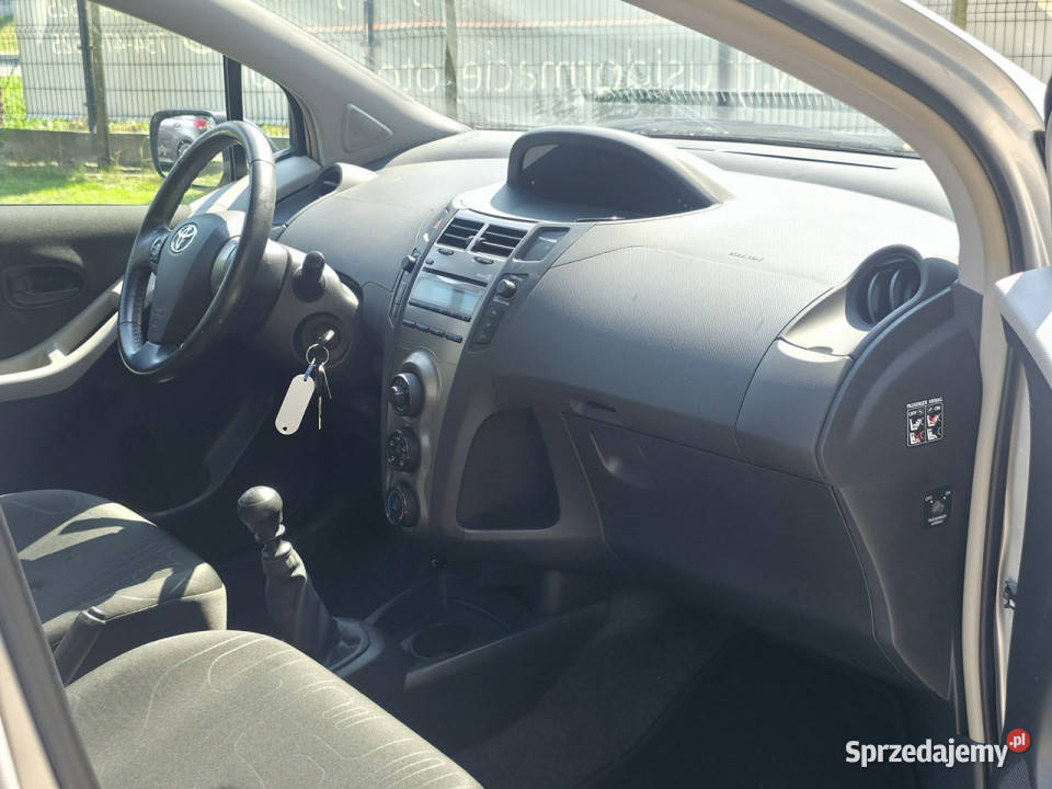 Toyota Yaris 133 Benzyna Serwisowany Gwarancja Piekoszów