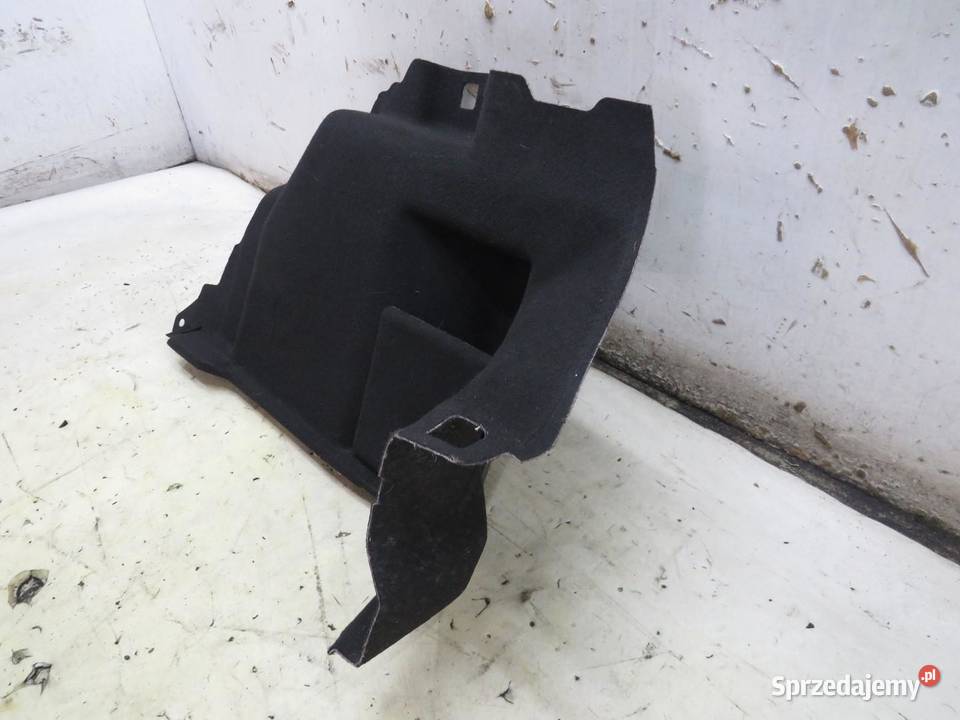 BOCZEK BAGAŻNIKA PRAWY TYŁ FORD FIESTA MK8