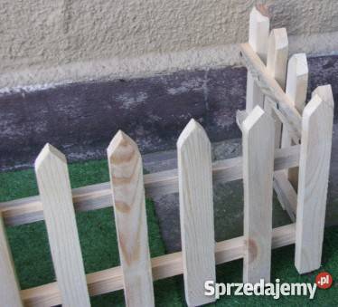 Płotek zaokienny 10 m x 25 plus 2 boki 25 Kcynia
