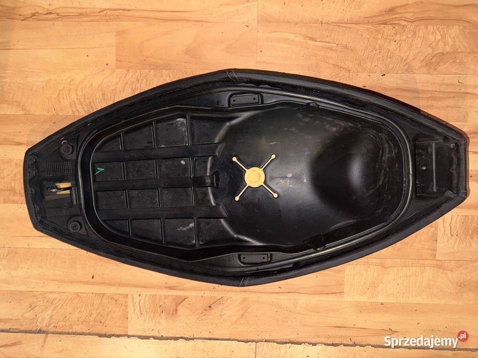 Siedzenie kanapa Aprilia SR GT 125 Ostrów Wielkopolski