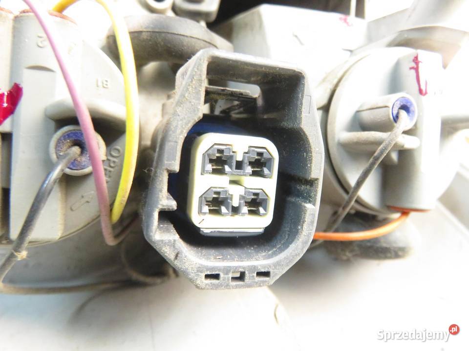 LAMPA LEWA TYLNA FORD FOCUS MK3 Turnier