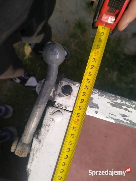 Przyczepa rolnicza kiprująca z oświetleniem